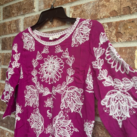 Solitaire Tunic Top Small Floral Embroidered Scallop Trim Pullover Boho Blouse - Picture 4 of 6